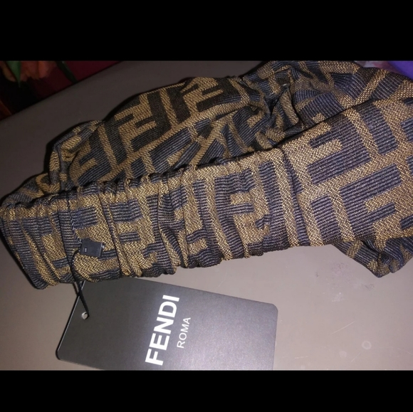 FENDI - Picture 5 of 6